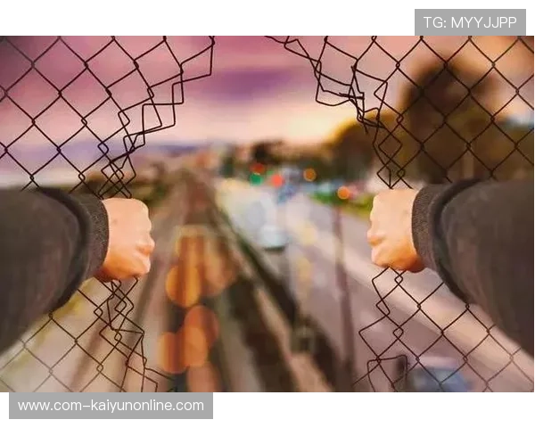 凭借技术优势，雄心抱负，勇夺胜利，凭借先进的技术英文