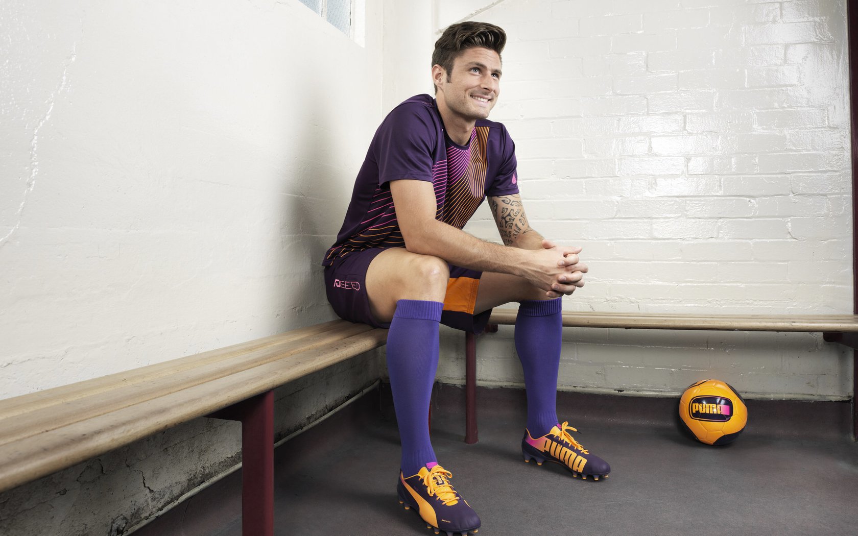 荷兰国家队在国际赛中连续取胜，士气高昂